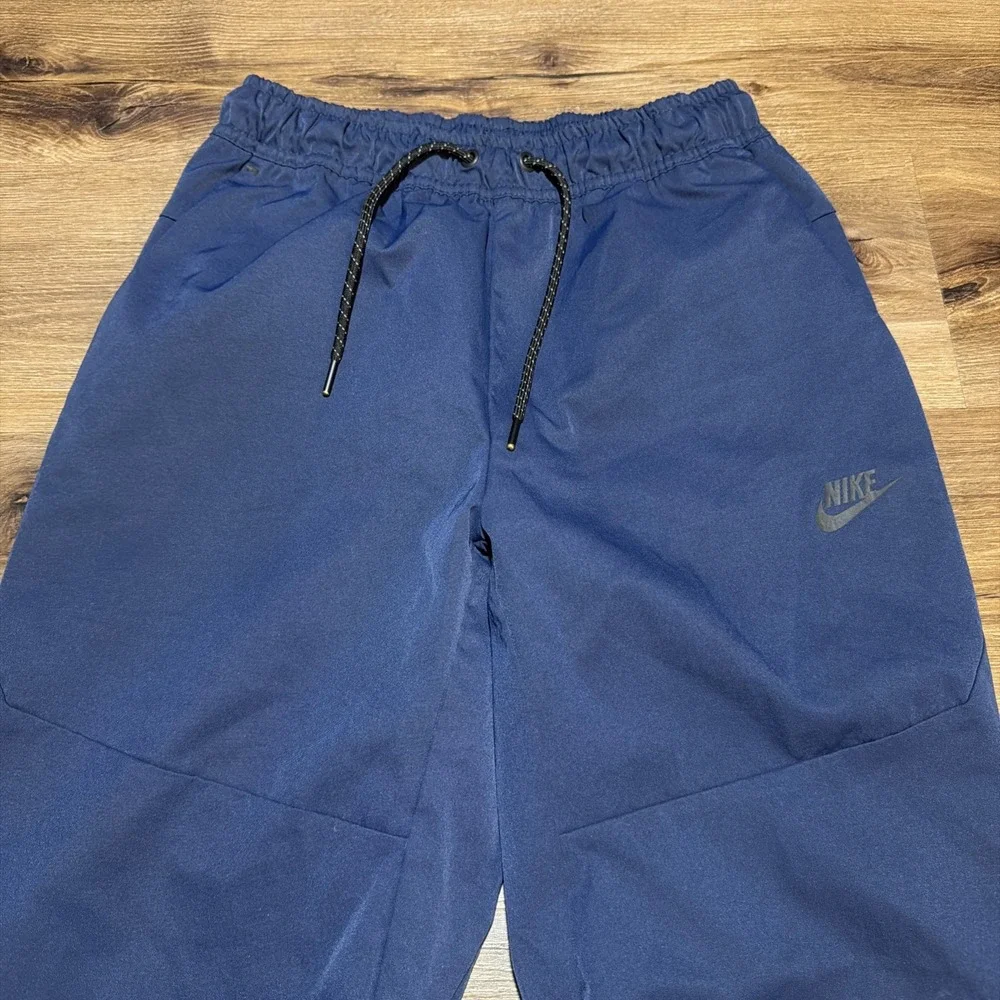 Nike Tech Essentials Men's Woven Pants‎ Size S Sportswear Commuter Tapered Navy